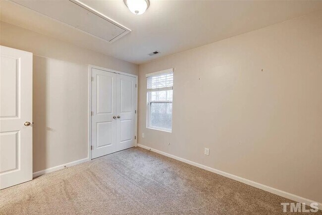 Building Photo - 125 Golden Meadow Ct