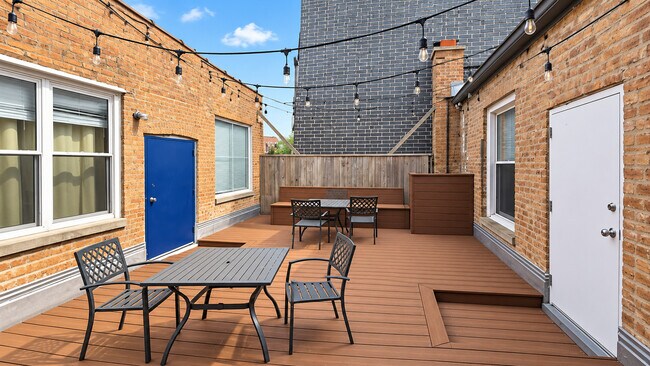 Building Photo - 1214 W Belmont Ave