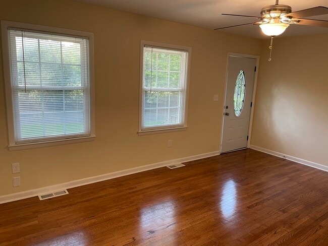 Building Photo - 406 Bryan St