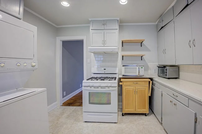 Building Photo - 3330 12th St