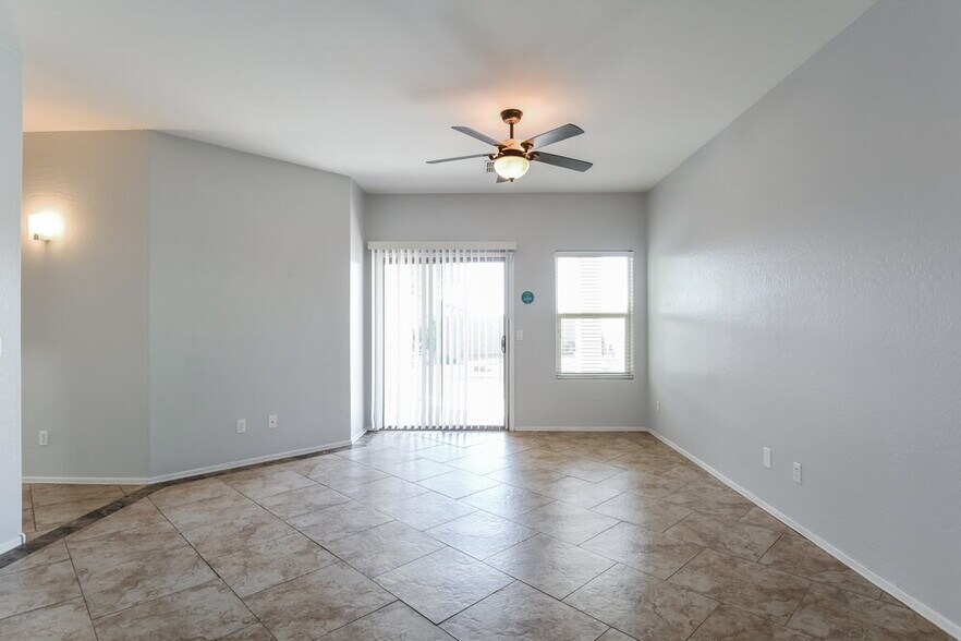 Building Photo - 3761 W Eastman Ct