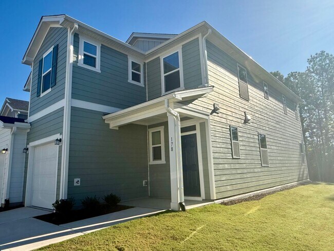 Building Photo - Three bedroom, 2.5 bath townhome in Mebane...