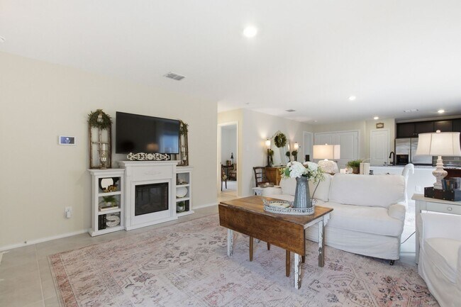 Building Photo - Exquisite Home in Resort-Style Community