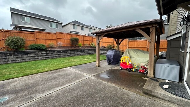 Building Photo - Gorgeous Corner lot 4 bed home! Happy Vall...