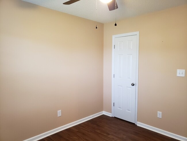 Building Photo - 3 bedroom/2 bath home Sneads Ferry