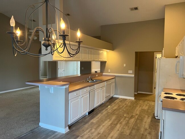 Building Photo - 195 S Shore Dr