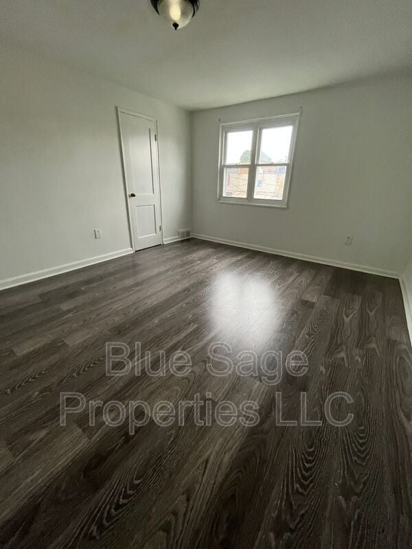 Building Photo - 25 Windsor Ln