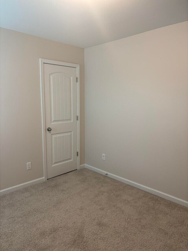 Building Photo - 1785 Snead Dr