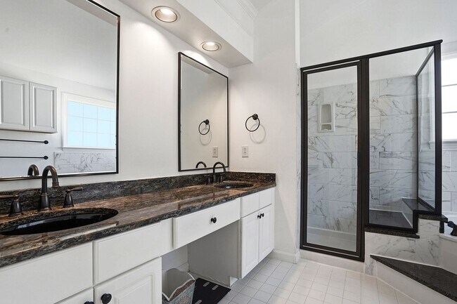 Building Photo - Stunning Home in Desirable Lochmere Community - SHORT TERM LEASE OPTIONS AVAILABLE