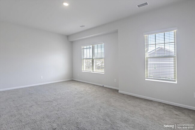 Building Photo - 2573 Ruby Dixon Xing Dr