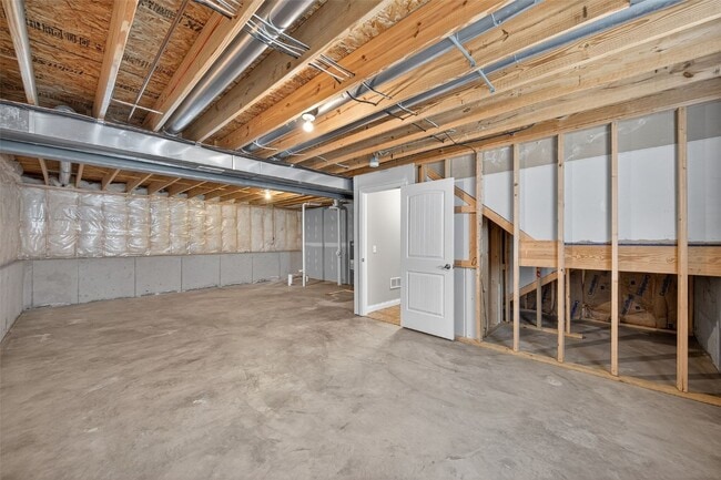 Building Photo - 303 Shadow Trace Dr