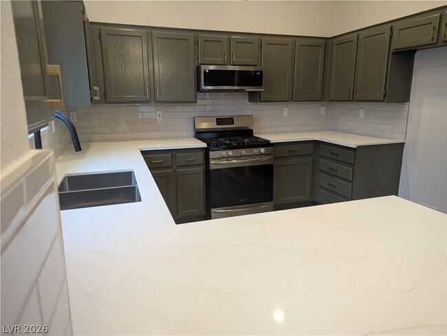 Building Photo - 327 Perry Ellis Dr