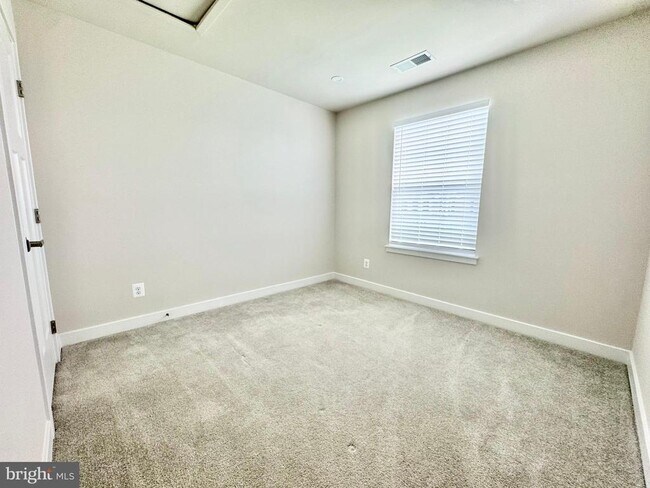 Building Photo - 547 Lewes Landing Rd