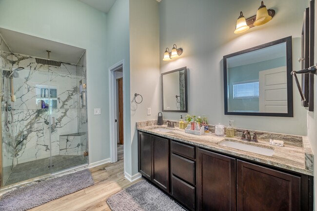 Building Photo - 412 Ponzer Ct N