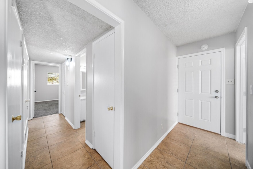 Building Photo - 45426 10th St W