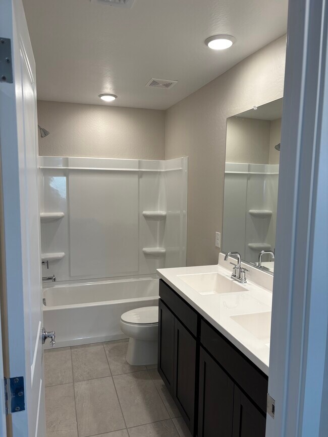 Building Photo - 3354 S 180th Ln