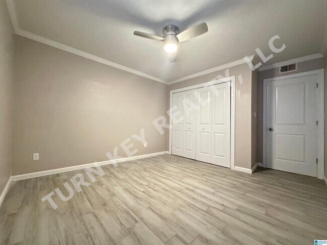 Building Photo - 417 Skyview Dr