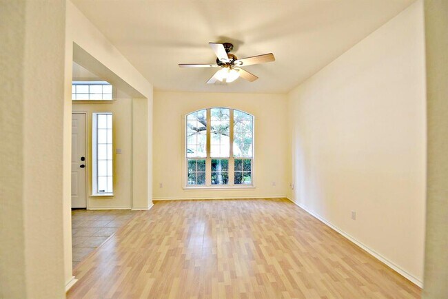Building Photo - 4220 N Summercrest Loop