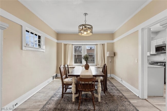 Building Photo - 3451 W 137th St