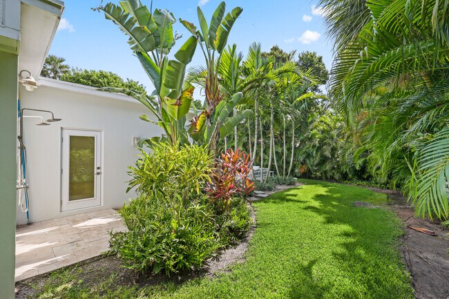 Building Photo - 1386 S Atlantic Dr