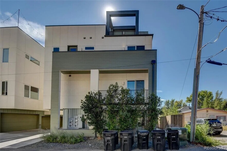Building Photo - 3133 W 18th Ave