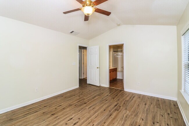 Building Photo - 1080 Dunedin Trail