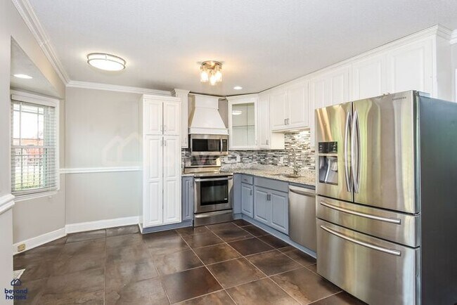 Building Photo - Beautiful 3-Bed + Bonus Room Home - Minutes from Downtown Chattanooga!