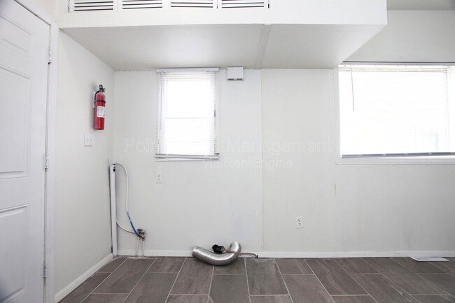 Building Photo - 706 S Pattie St