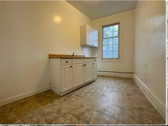 Building Photo - 2237 Broadway St