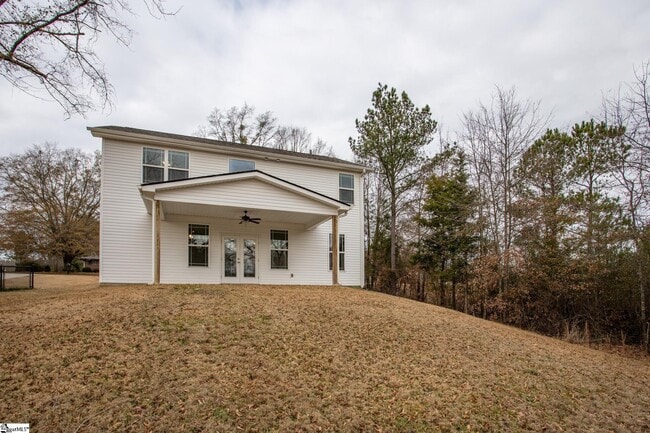Building Photo - 19 Lyman Lake Rd