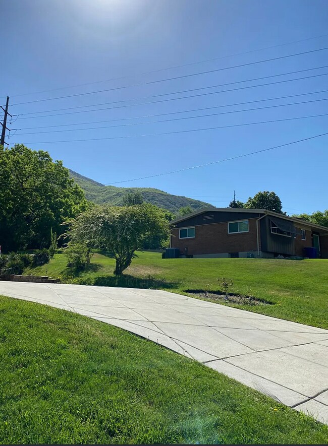 Building Photo - 4070 College Dr