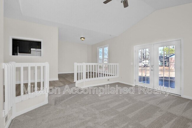 Building Photo - 7345 Pebblebrook Dr