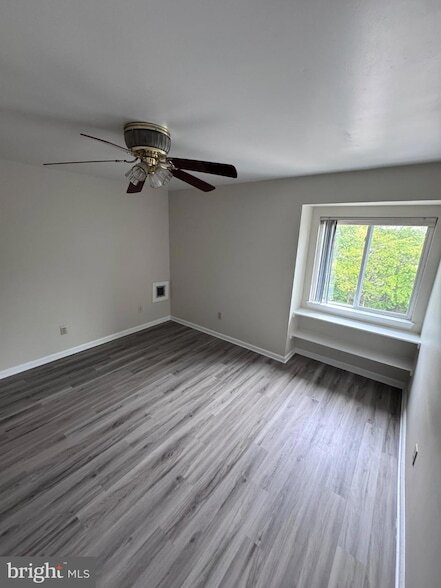 Building Photo - 2049 Lucas Ln