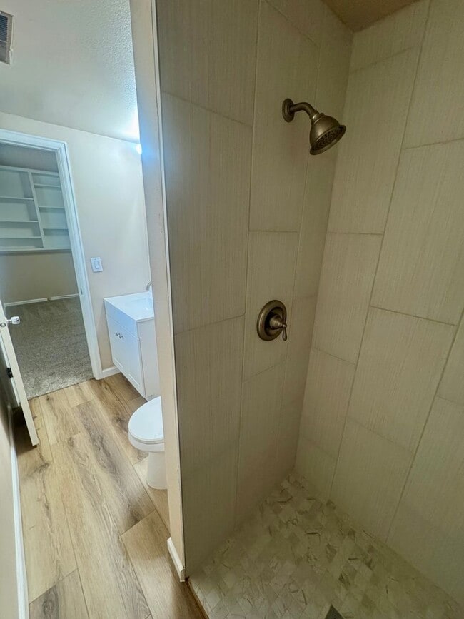 Building Photo - 4 Bedroom Home in Village 7, Centrally Loc...