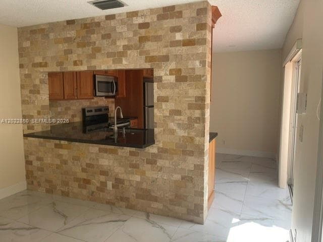 Building Photo - 11009 Mainsail Dr