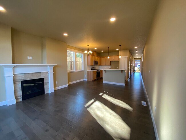 Building Photo - Newer 3 Bedroom House in Kenton!!