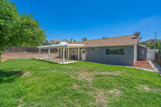 Building Photo - 23931 Canerwell St
