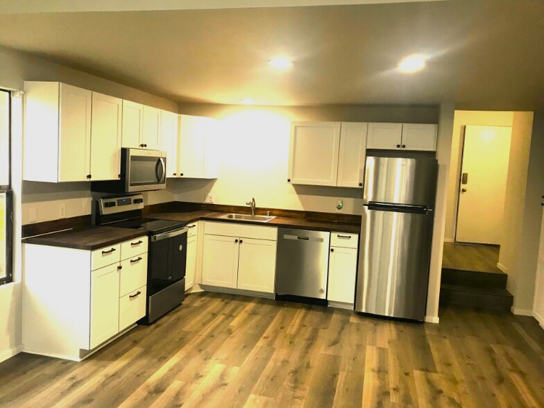 Building Photo - 7806 Birch Bay Dr