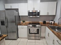 Building Photo - 13226 Galicia St