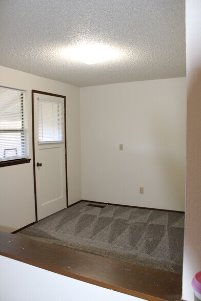 Building Photo - 494 N Colorado Ave