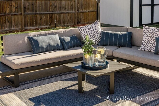 Building Photo - 5210 Quay St