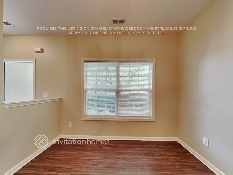 Building Photo - 927 Spring Meadow Dr
