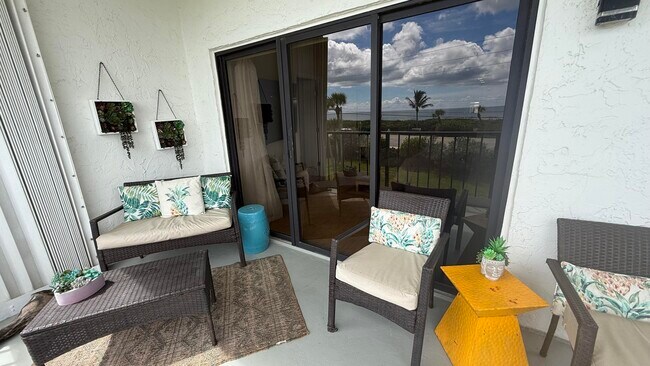 Building Photo - 5159 N Hwy A1A