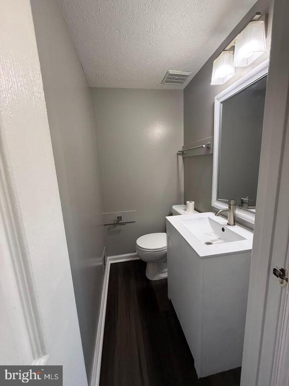 Building Photo - 1123 Keswick Pl