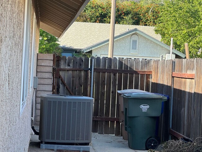 Building Photo - 5784 Brandywine Ct