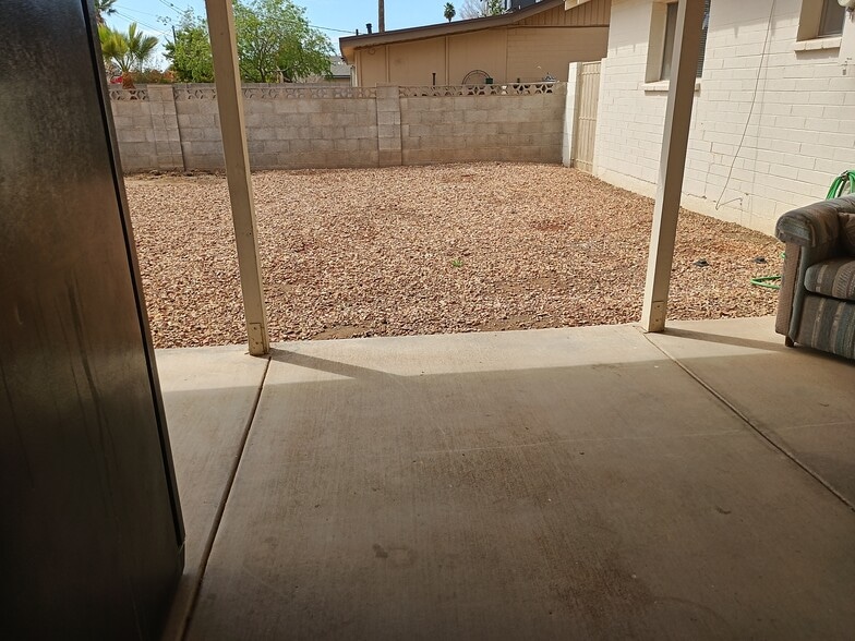 Building Photo - 715 W 18th St