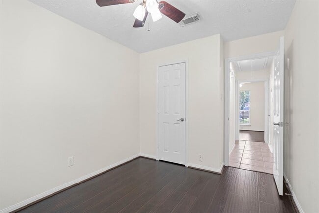 Building Photo - 10322 Ivy Oaks Ln