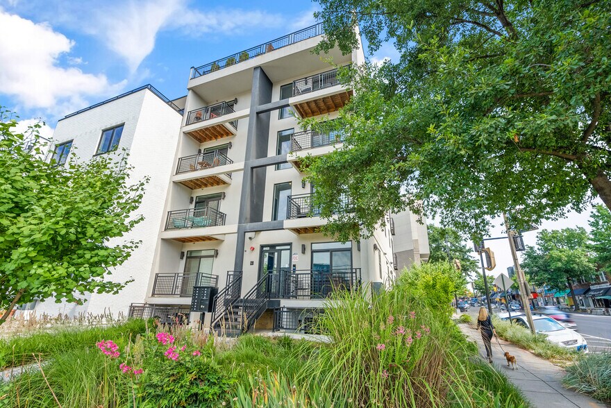 Corner view - 1101 Fern St NW