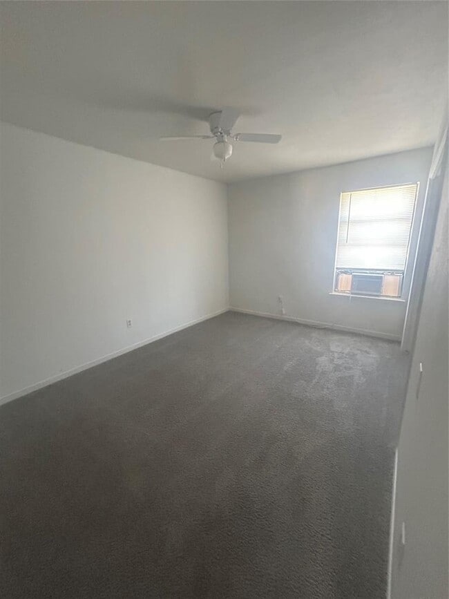 Building Photo - 1105 Westwood Ln