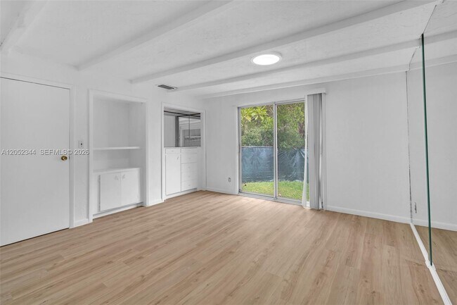 Building Photo - 5096 SW 28th Terrace